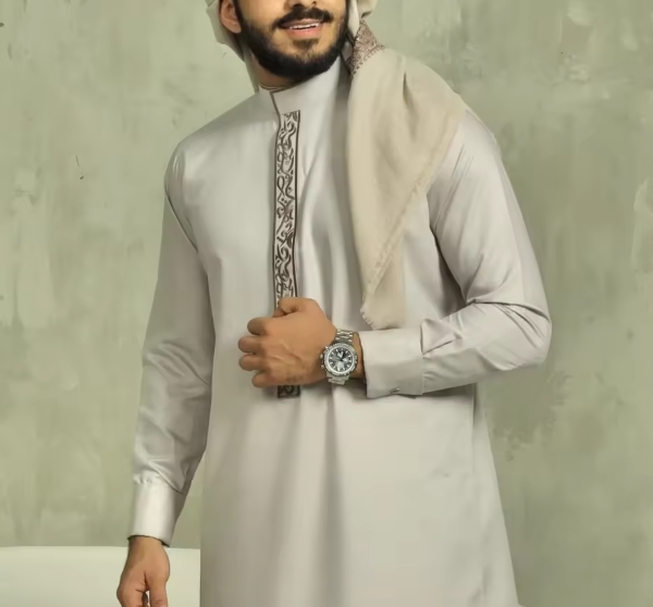 Light Beige Muslim Men's Thobe with Intricate Embroidery Stylish Keffiyeh Ghutra Pairing Modern Traditional Attire for Events
